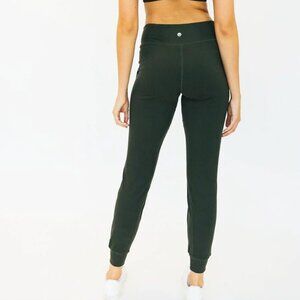 Studio Skin Joggers - Evergreen | Senita Athletics | Medium